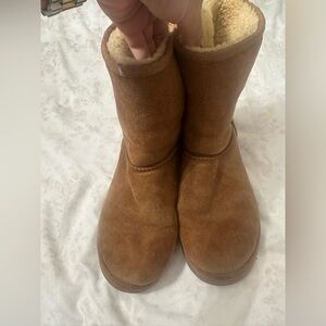 Used UGG Chestnut Shearling Boots